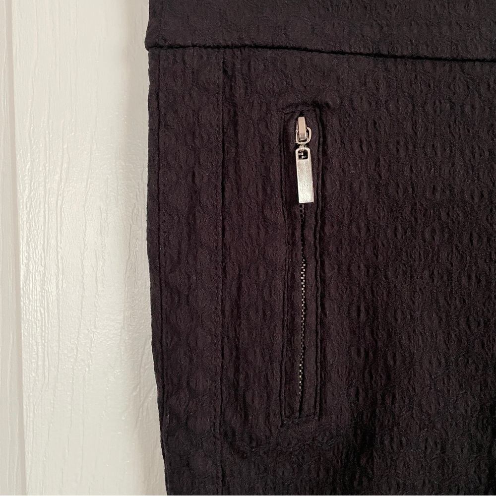 Jules & Leopold Textured Pants - Picture 7 of 13
